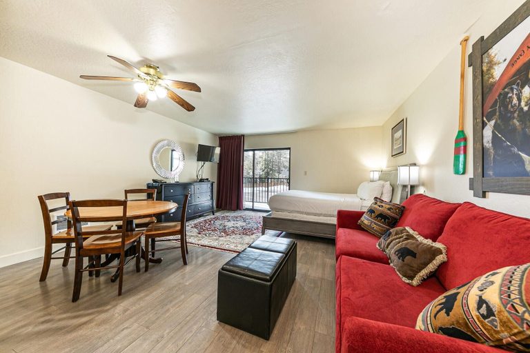 Living area, 233 Bldg C 1 Bedroom Condo, Nevada