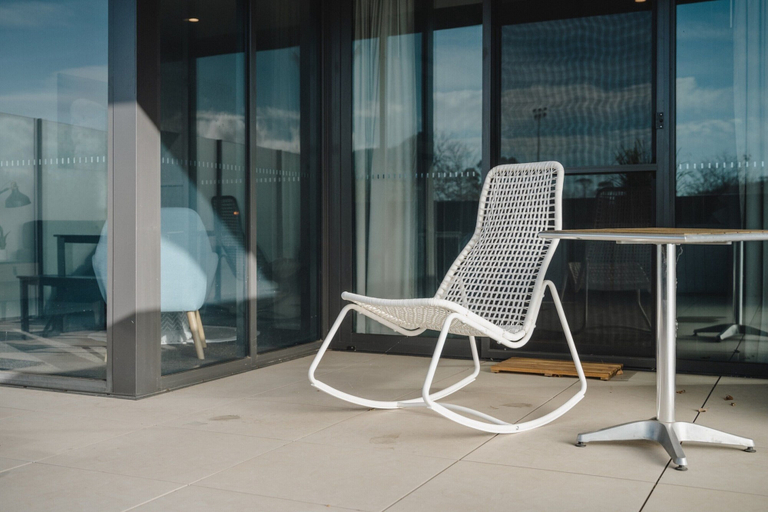 Balcony, Central 1-bed With Balcony, Rooftop BBQ & Parking, Canberra
