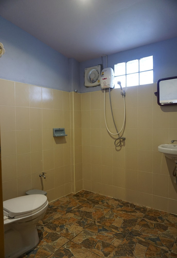 Bathroom 3, Lampang Bouteak Resort, Muang Lampang