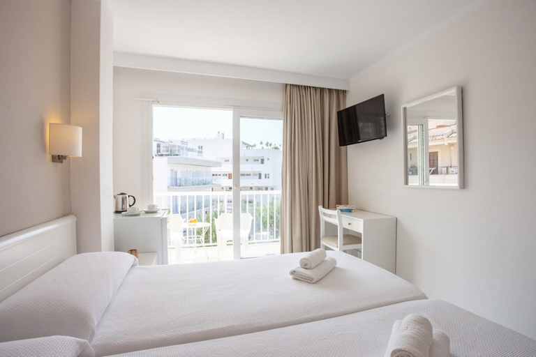 Bedroom 2, Hostal Residencia Sutimar, Baleares