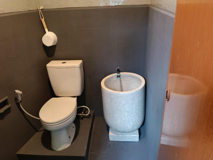 Bathroom 5, Homestay Banua KDP - Coffee & Creative Hub, Jakarta Selatan