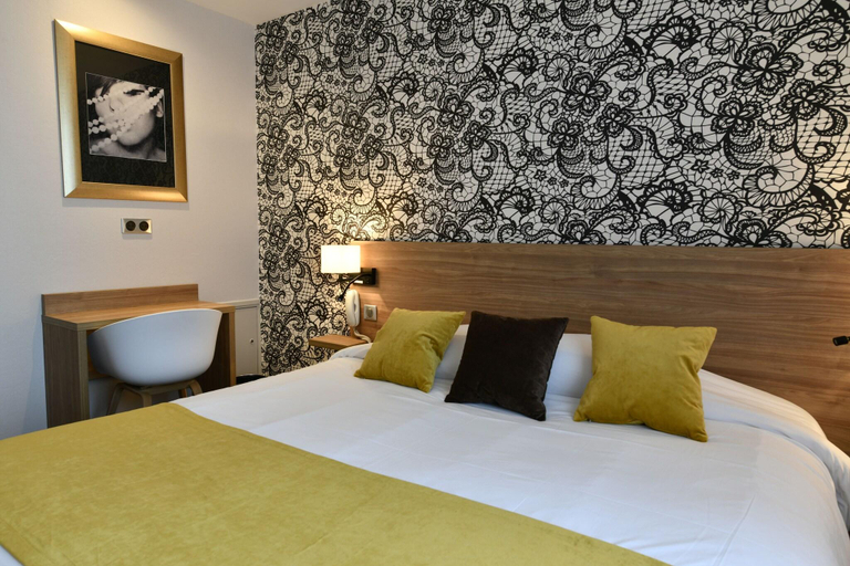 Bedroom 3, Hotel Le Chat Botte, Nord