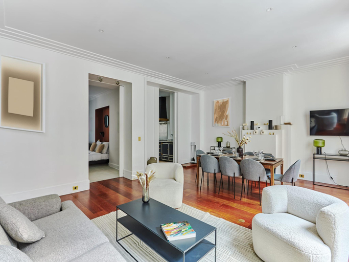Others 3, Sublime 3 bedroom flat Palais Royal Bourse, Paris