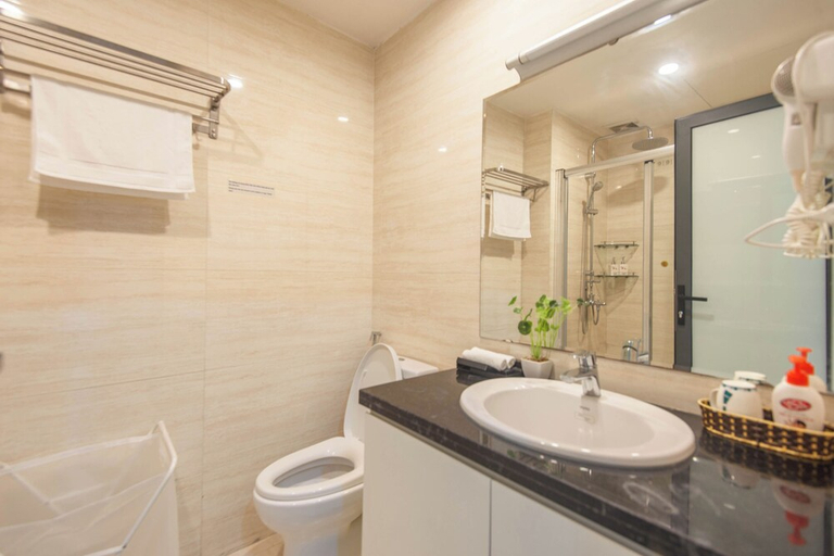 Bathroom 3, No.9 Housinng 81 Linh Lang, Ba Đình