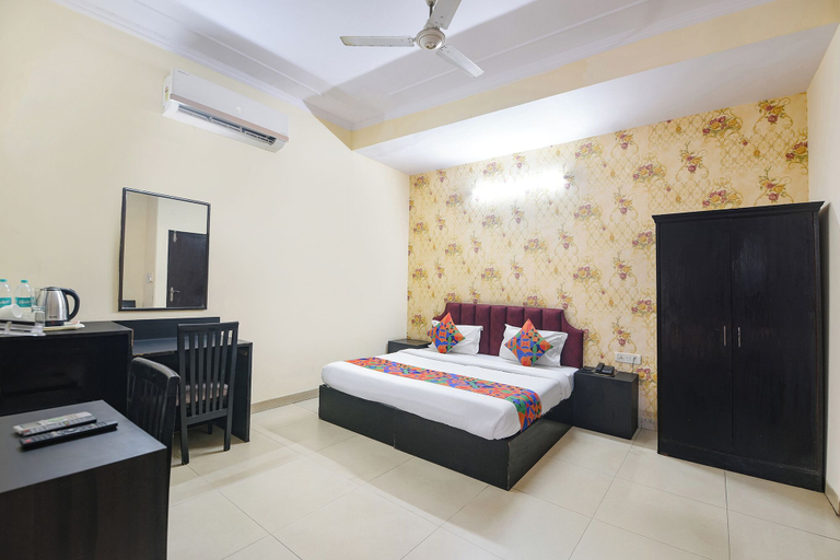 Bedroom 2, Hotel Ashoka International, Delhi
