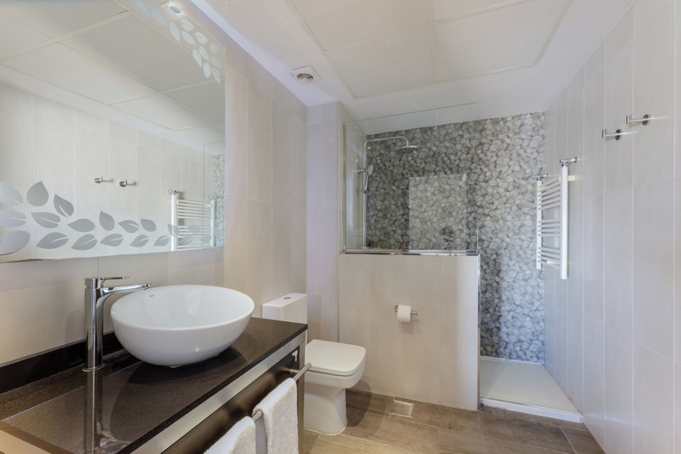 Bathroom 4, Hotel Reina Cristina, Teruel
