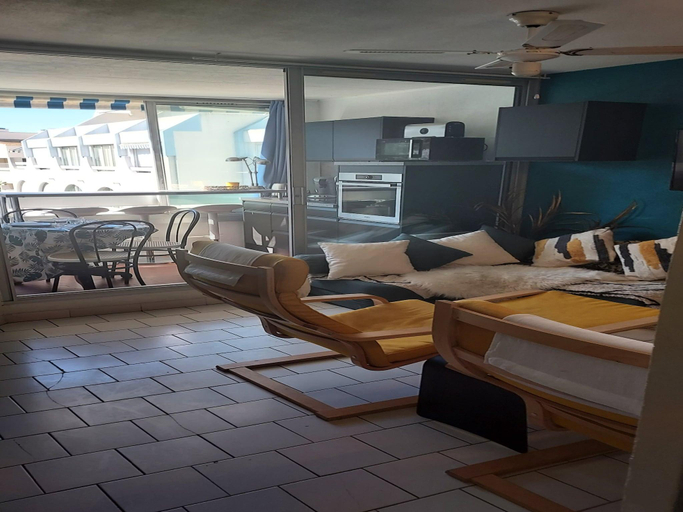 Others 5, Apartment in Le Grau-du-Roi with pool, Gard