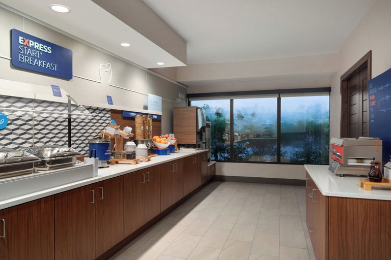 Food & Drinks 5, Holiday Inn Express CORNING - PAINTED POST by IHG, Steuben