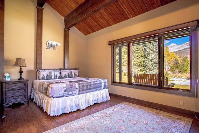 Room 5, Chocolate Gulch Cabin - North of Ketchum, Blaine