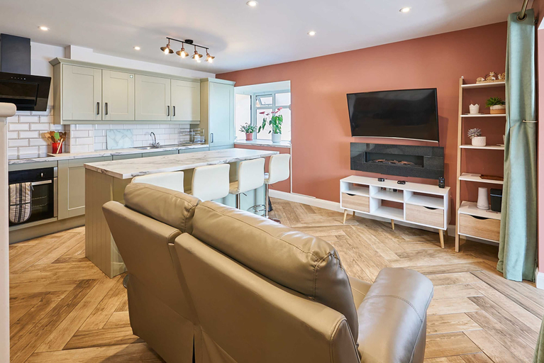 Others 5, Host Stay Knights Manor Way, Kent