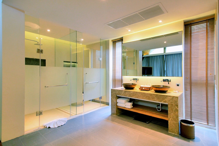Bathroom 5, Crest Resort & Pool Villas - Sha Extra Plus, Phuket Island