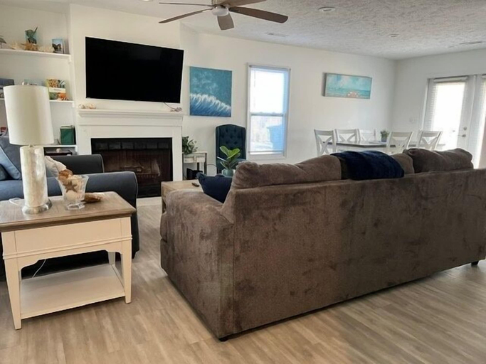 Living area 3, 604 Wedgewood 3 Bedroom Home, Horry