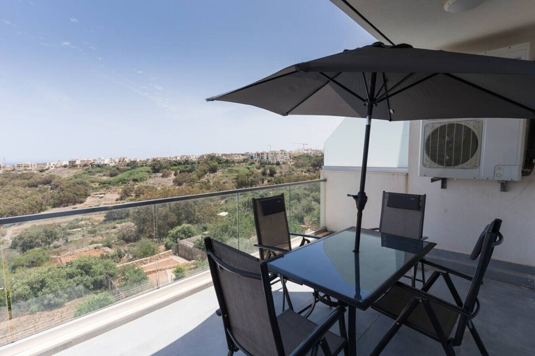 Room 5, Property With Pool Access - Xaghra Near Marsalforn
