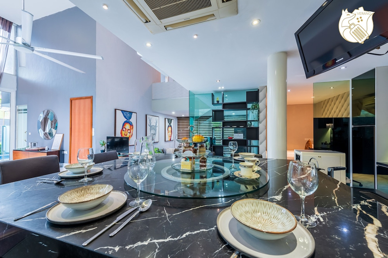 Food & Drinks 4, Spacious Pool Villa Tmn Emas Ukay Ampang, Ampang