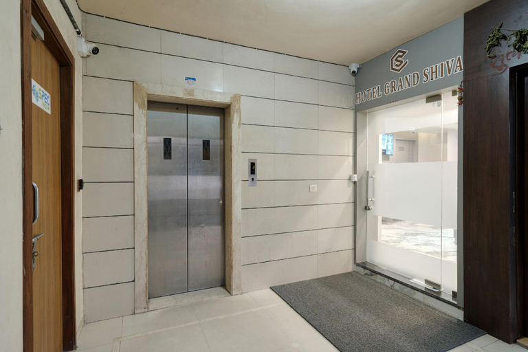 Entrance 2, HOTEL GRAND SHIVA, Ahmadabad