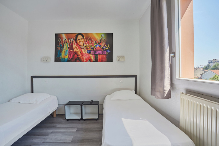 Bedroom 2, Kyriad - Joinville-Le-Pont, Val-de-Marne