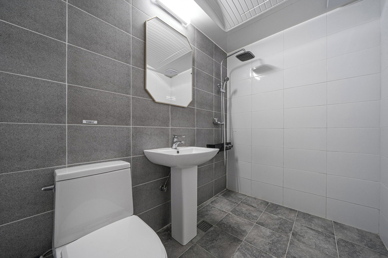 Bathroom 3, Hotel Urban Island, Namhae