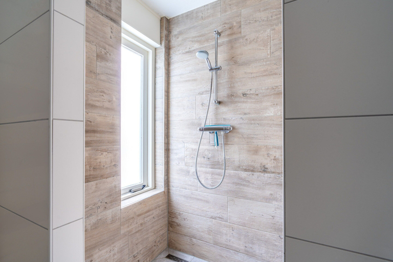 Bathroom 1, 2 Person Island View Apartment, Texel