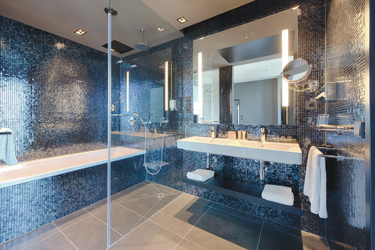 Bathroom 4, Riu Plaza Berlin, Berlin