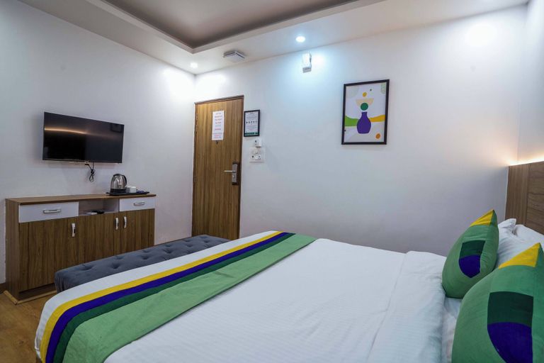 Room 5, Medalio Greater Noida Delta 1, Gautam Buddha Nagar