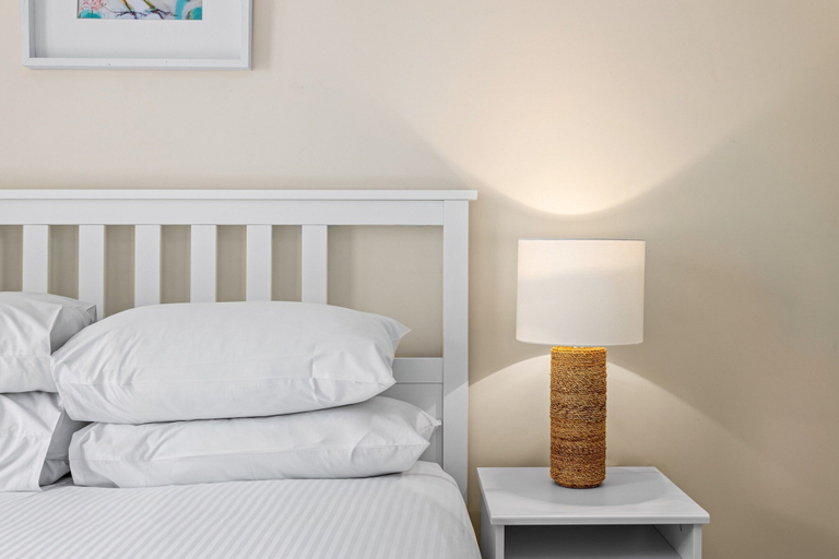 Room 3, Albion Convenient Hideaway With Parking & Balcony, Albion