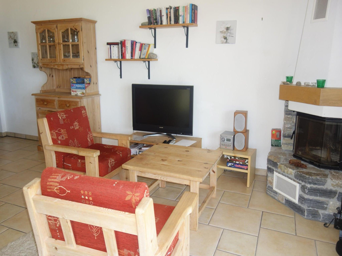4, Charming Apartment With Valley View, Sion