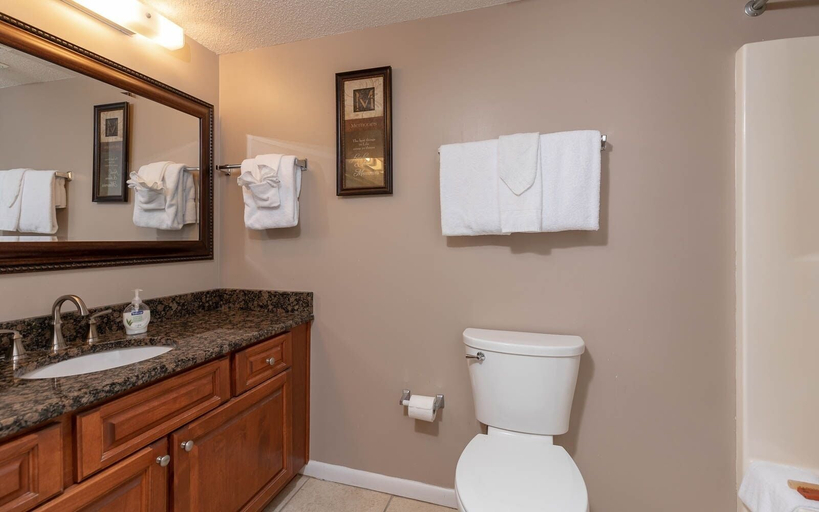 Bathroom 2, Phoenix Vi 6601 3 Bedroom Condo, Baldwin