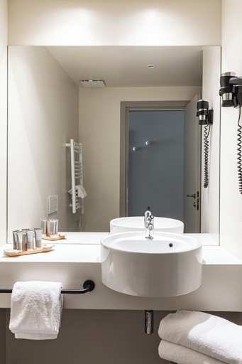 Bathroom 5, SeeBay Hotel, Ancona