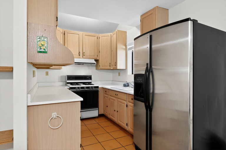 Private kitchen 4, Spacious Mountain Getaway Game Room & Gazebo 5 Bedroom Villa, Kern