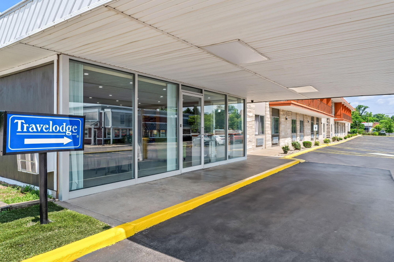 Exterior & Views 2, Travelodge by Wyndham Bloomington, Monroe