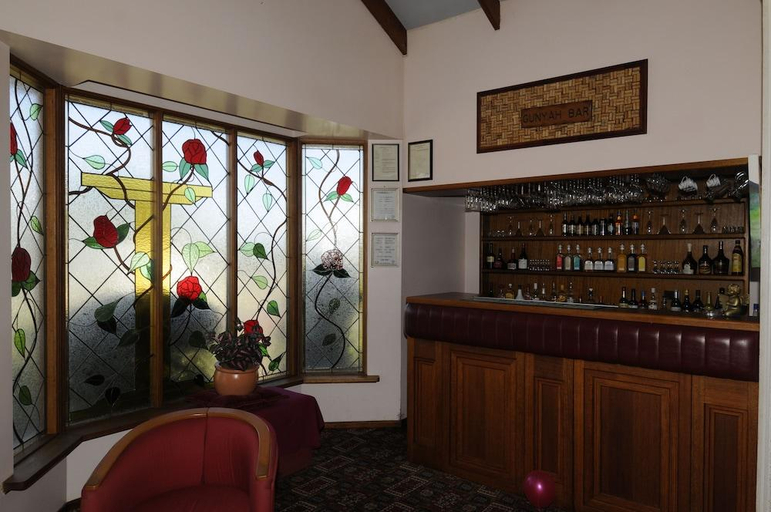 Food & Drinks 5, McNevin's Warwick Motel, Warwick - Central