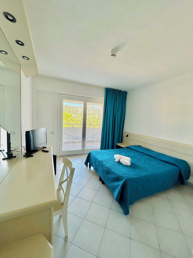 Bedroom 4, Hotel Miralonga, Olbia-Tempio