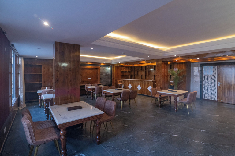 Bar (on property) 3, Elbrus Resort & Spa, Shimla