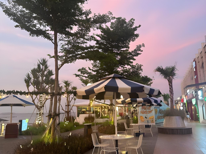 Food & Drinks 5, Gold Coast PIK Apartments by Host Jess, North Jakarta