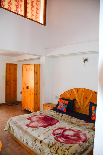 Bedroom 2, hotel Bhrigu, Kullu
