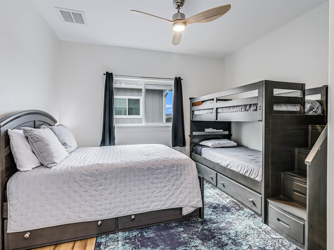 Room 5, Nautical Nest 2 Bedroom Home, Aransas