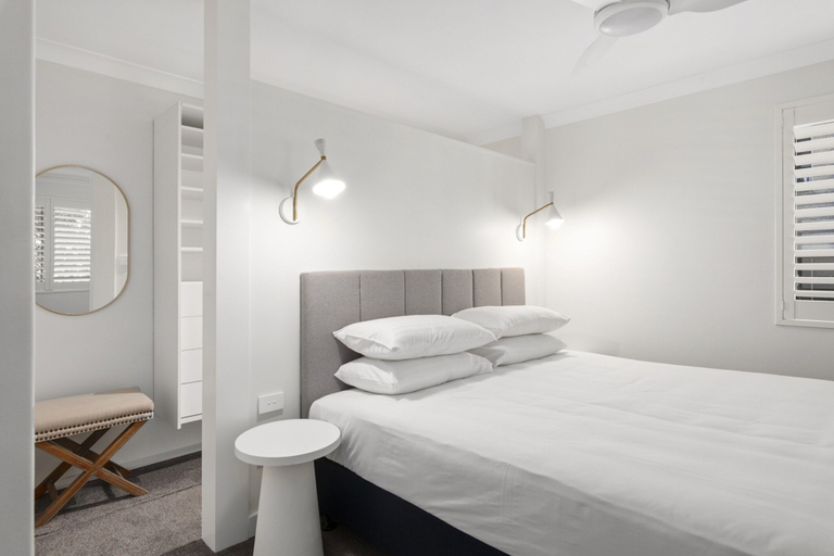 Room 3, Stylish 3-bed Newport Stay With Balcony, Pittwater