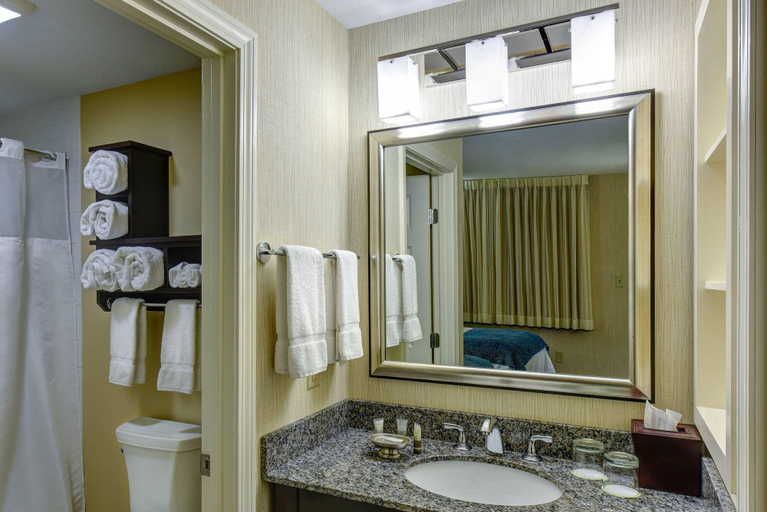Bathroom 4, Port Inn & Suites Kennebunk, an Ascend Collection Hotel, York