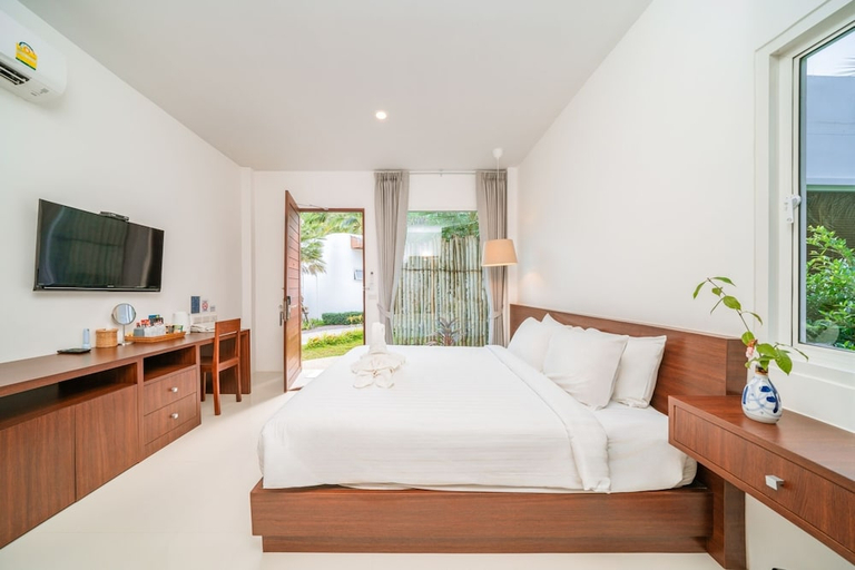 Bedroom 2, Resto Sea Resort, Bang Saphan