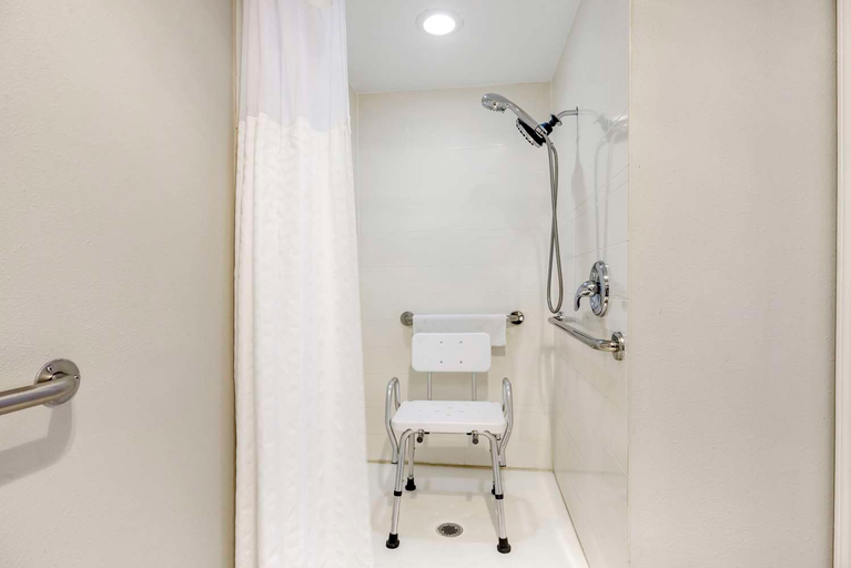 Bathroom 4, Best Western Plus Grand Manor Inn, Lane