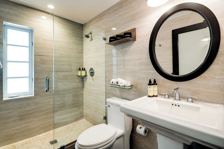 Bathroom 4, Hotel Croydon, Miami-Dade