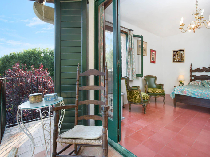 2, Villa with 4 bedroom for 7 people, Girona