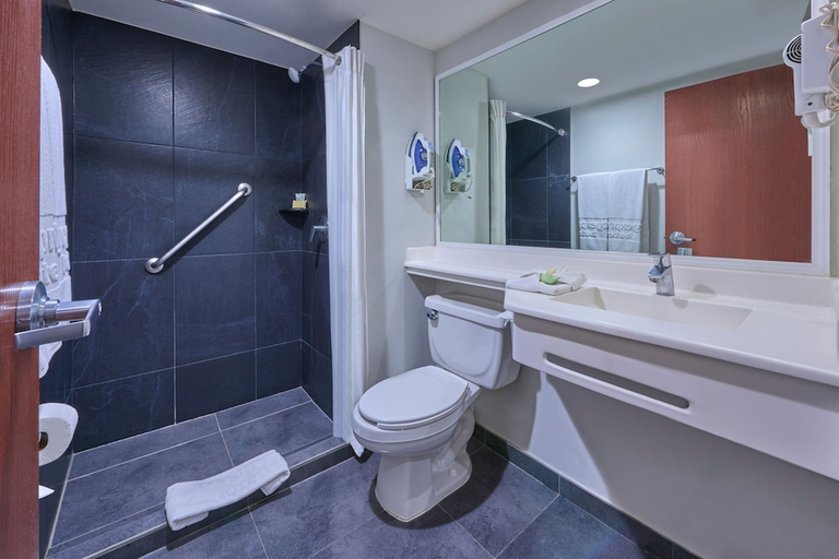 Bathroom 3, City Express by Marriott Toluca, Toluca