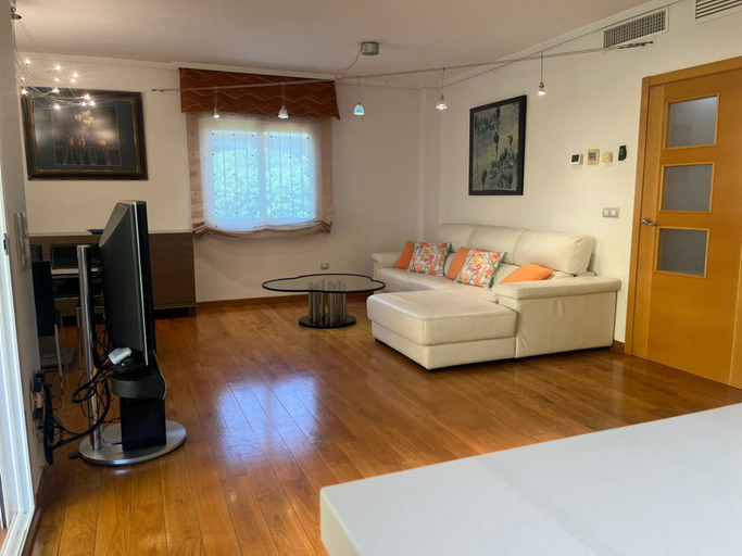 Room 2, Villa con Piscina en Club de Golf, Alicante