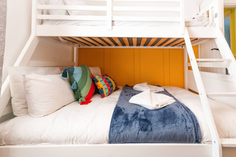 Room 2, Cosy Margate Getaway Sleeps 5 By Adliv, Kent