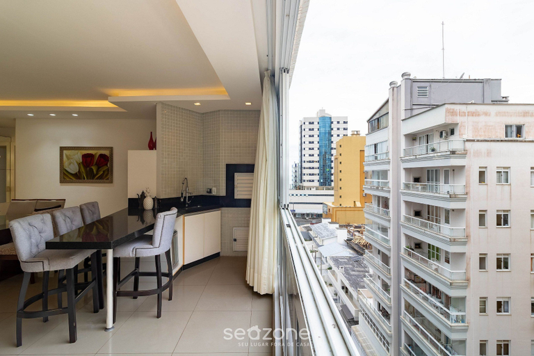 Dining, Apt w/ 3BR & BBQ 350m From the Beach Lam0601, Itapema