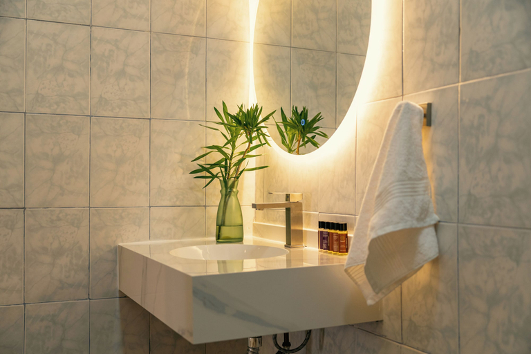Bathroom 4, Beau Vallon Bungalows