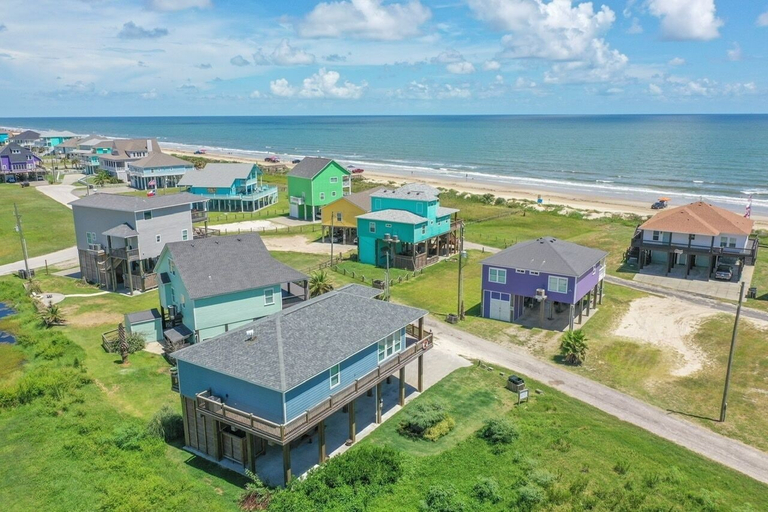 Exterior 3, The Neon Moon 3 Bedroom Home by RedAwning, Galveston
