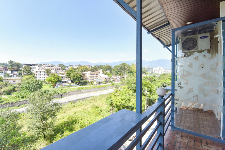 Balcony view, Fabhotel Doon Classic Homestay, Dehradun