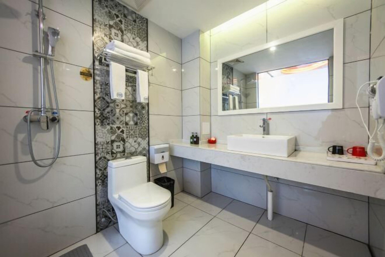 Bathroom 3, Hongsen Business Hotel, Baoshan
